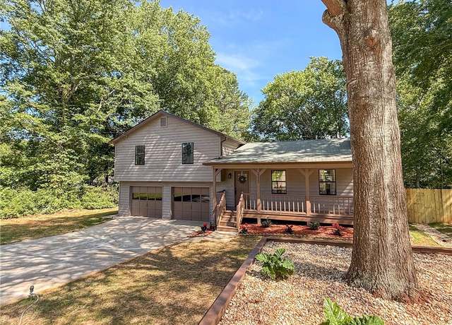 Property at 2333 Targa Ln SW, Marietta, GA 30064, 3 beds, 2 baths