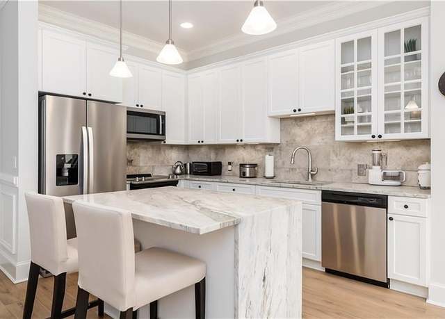 Property at 11 Perimeter Ctr E #1412, Atlanta, GA 30346, 2 beds, 2 baths