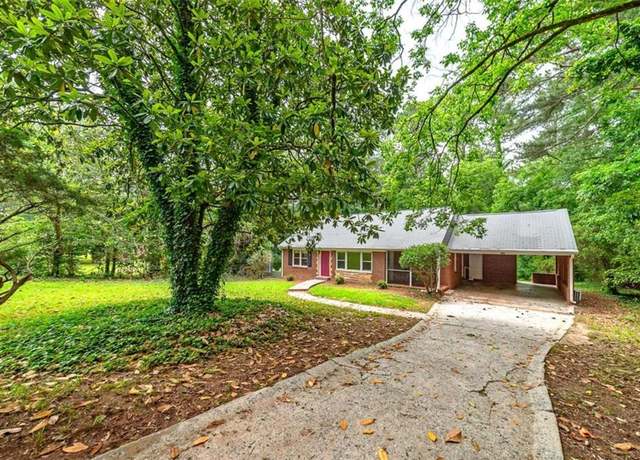 Property at 3080 Lynhurst Cir, Atlanta, GA 30311, 3 beds, 2 baths