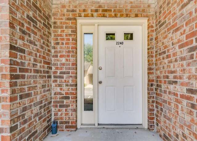 Property at 2240 Runnymead Rdg SE, Marietta, GA 30067, 2 beds, 2.5 baths