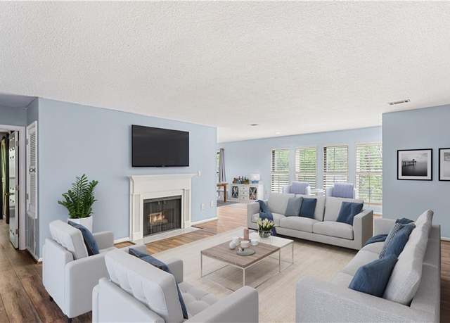 Property at 24214 Plantation Dr NE, Atlanta, GA 30324, 2 beds, 2 baths