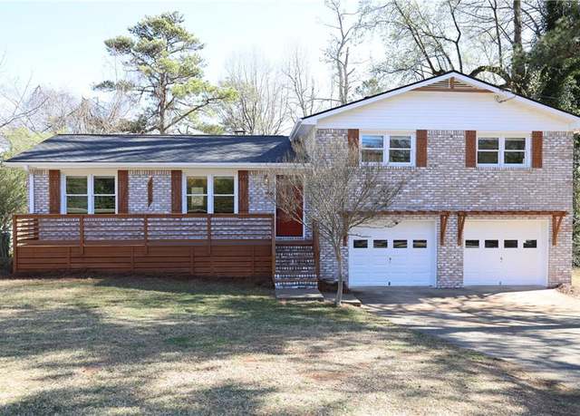 Property at 2110 E Cherokee Dr, Woodstock, GA 30188, 3 beds, 2 baths