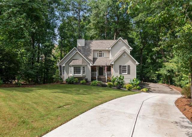 Property at 910 Georgetown Ct, Woodstock, GA 30189, 5 beds, 2 baths