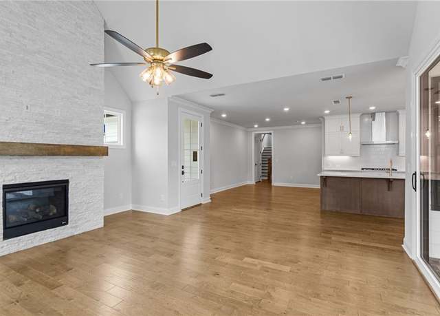 Property at 531 Pearl St, Cumming, GA 30040, 3 beds, 3 baths