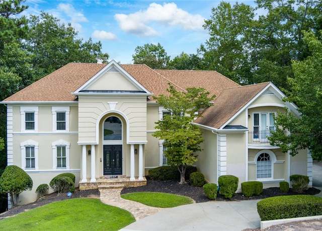 Property at 8320 Sentinae Chase Dr, Roswell, GA 30076, 7 beds, 6.5 baths
