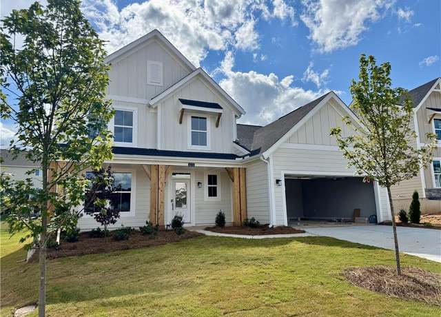 Property at 670 Crystal Lake Pkwy, Hoschton, GA 30548, 4 beds, 2.5 baths