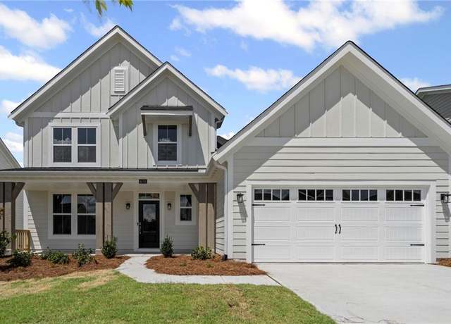 Property at 670 Crystal Lake Pkwy, Hoschton, GA 30548, 4 beds, 2.5 baths