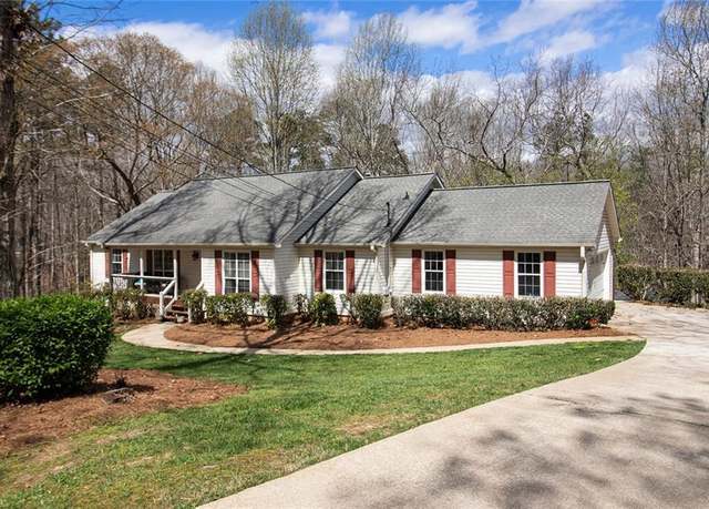 Property at 4150 E Chapel Hill Rd, Douglasville, GA 30135, 4 beds, 3 baths