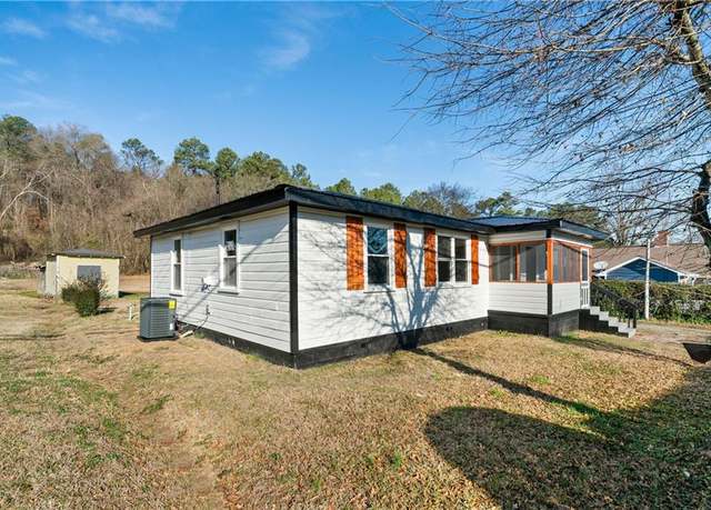 Property at 1318 Cave Spring Rd SW, Rome, GA 30161, 3 beds, 1 bath