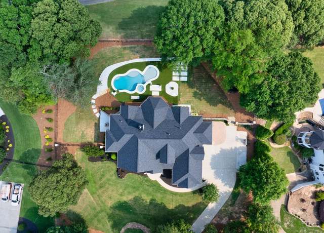 Property at 5317 Legends Dr, Braselton, GA 30517, 4 beds, 4.5 baths