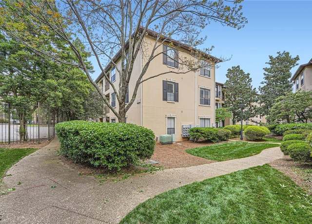 Property at 3777 Peachtree Rd NE #1512, Brookhaven, GA 30319, 2 beds, 1.5 baths