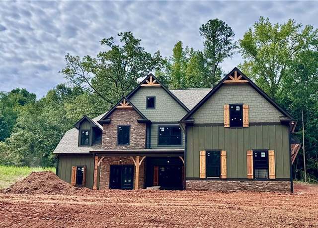 Property at 133 W Lake Blvd, Carrollton, GA 30116, 6 beds, 5 baths