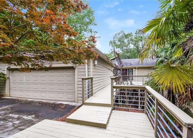 Property at 3985 Loch Highland Pass NE, Roswell, GA 30075, 5 beds, 4 baths