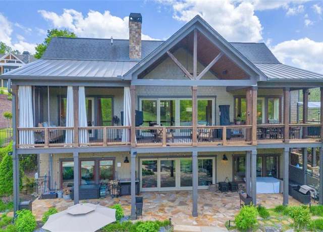 Property at 1644 Currahee Club Dr, Toccoa, GA 30577, 4 beds, 4.5 baths