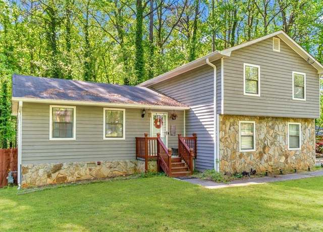Property at 484 Aberdeen Dr, Stone Mountain, GA 30083, 3 beds, 2 baths