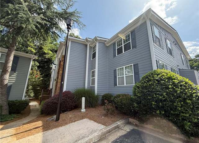 Property at 704 Madison Ln SE, Smyrna, GA 30080, 3 beds, 2 baths