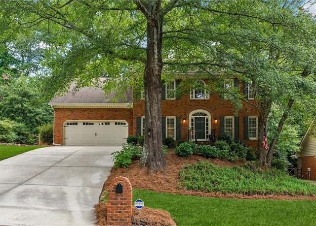 Property at 2905 Arborwoods Dr, Alpharetta, GA 30022, 4 beds, 2.5 baths