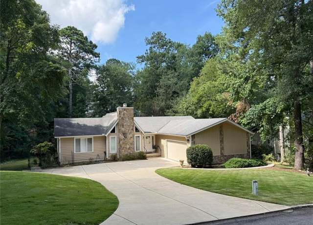 Property at 420 Hackberry Ct, Roswell, GA 30076, 4 beds, 3.5 baths