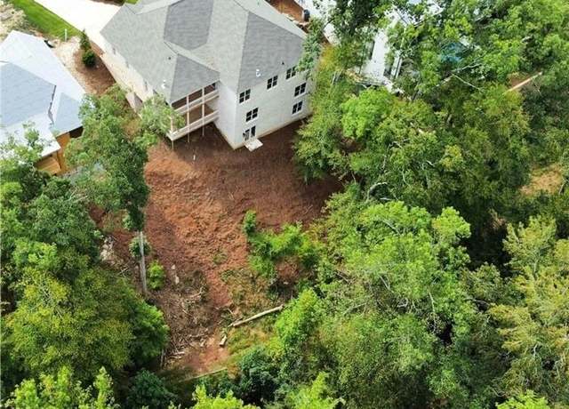 Property at 4412 Brookview Dr SE, Atlanta, GA 30339, 5 beds, 4.5 baths