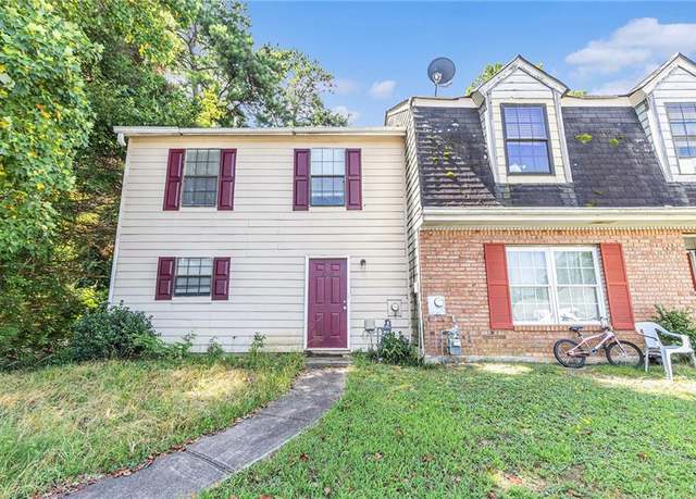 Property at 8835 W Chase Dr, Douglasville, GA 30134, 2 beds, 2.5 baths
