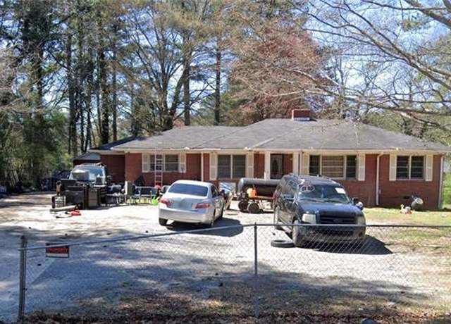 Property at 5651 Handley Blvd, Morrow, GA 30260, 3 beds, 2 baths