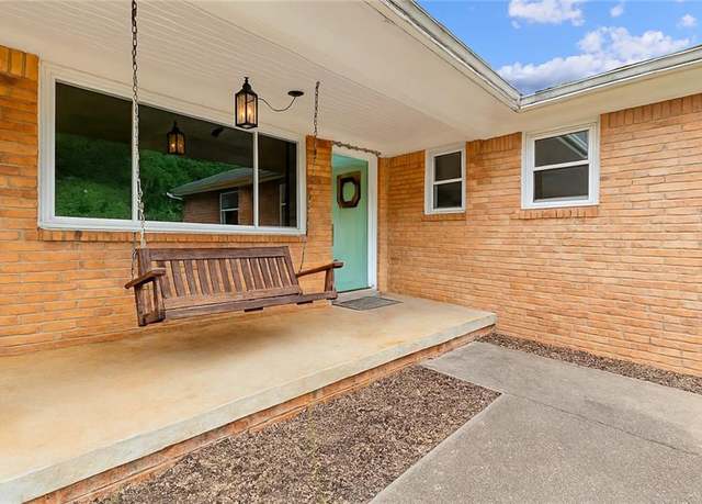 Property at 1435 Thomas Rd, Decatur, GA 30030, 3 beds, 2 baths