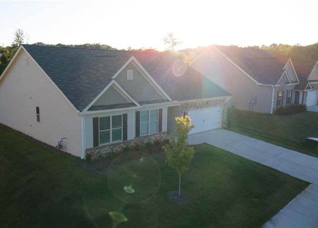 Property at 1092 Sunny Valley Ln, Braselton, GA 30517, 3 beds, 2 baths