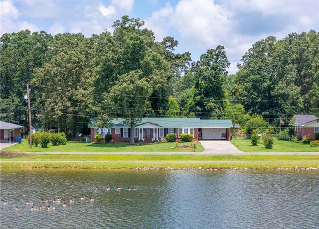 Property at 127 Shoreline Dr NW, Rome, GA 30165, 3 beds, 2 baths