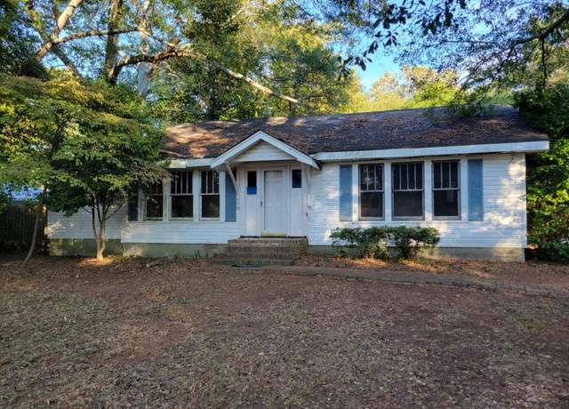 Property at 84 N Bowden St, Commerce, GA 30529, 3 beds, 1 bath