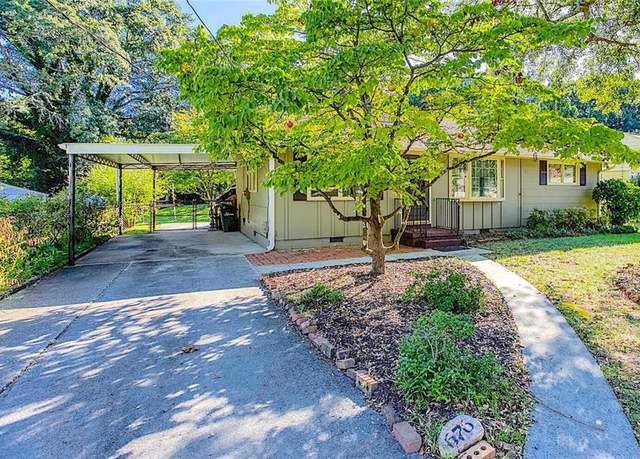 Property at 676 Mary Ln, Marietta, GA 30062, 3 beds, 2 baths