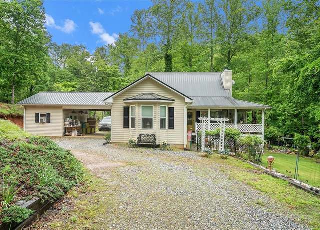 Property at 375 Buckwood Trl, Cornelia, GA 30531, 3 beds, 2.5 baths
