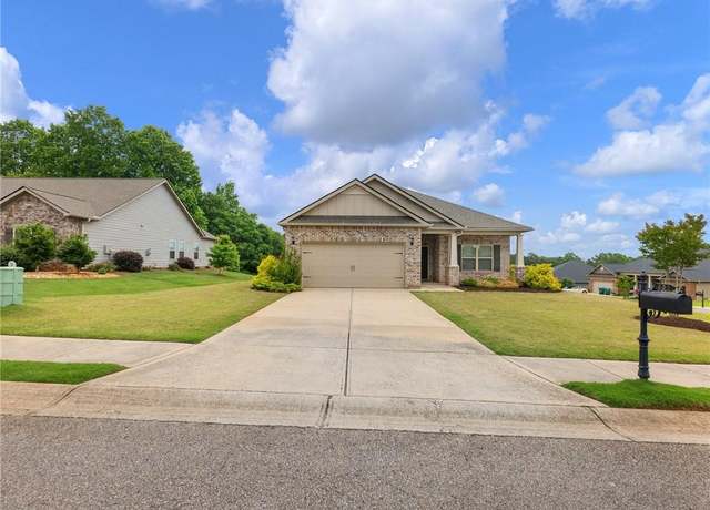 Property at 808 Hidden Hollow Cir, Commerce, GA 30529, 3 beds, 2 baths