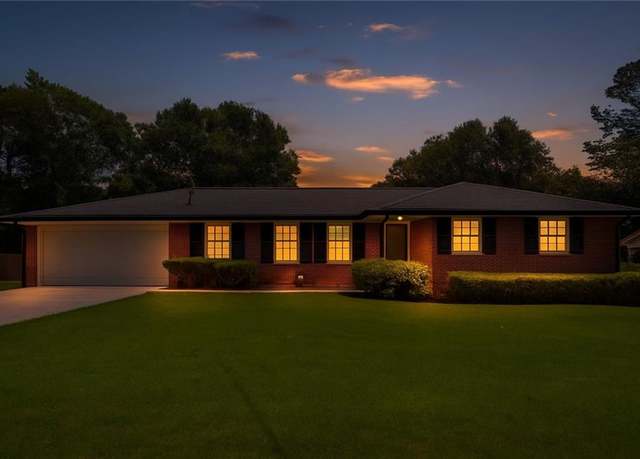 Property at 3089 Ranlo Dr, Atlanta, GA 30340, 3 beds, 2.5 baths