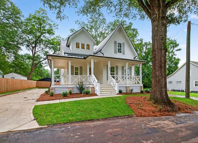 Property at 305 Milledge Ave, Monroe, GA 30655, 3 beds, 2.5 baths