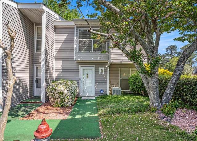 Property at 105 Governors Dr, Forest Park, GA 30297, 3 beds, 2.5 baths