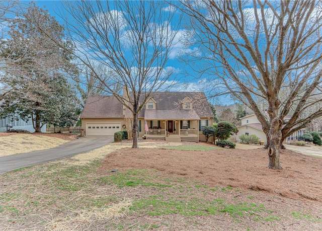 Property at 4021 Sundown Dr, Gainesville, GA 30506, 4 beds, 2.5 baths
