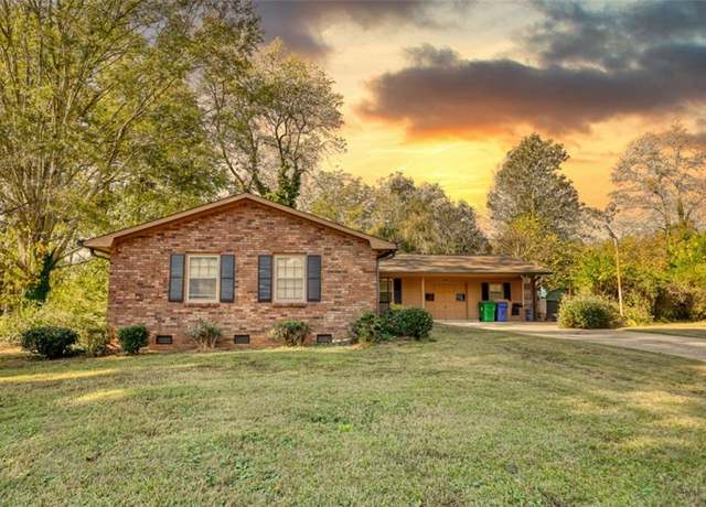 Property at 1594 Harbour Oaks Rd, Tucker, GA 30084, 3 beds, 2 baths