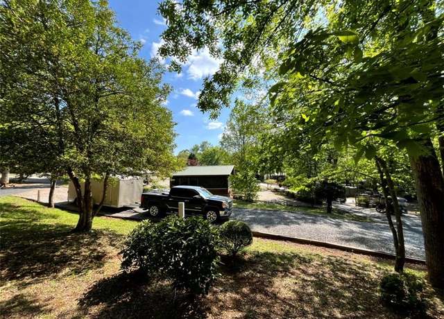 Property at 261 Camptown Trl, Cleveland, GA 30528