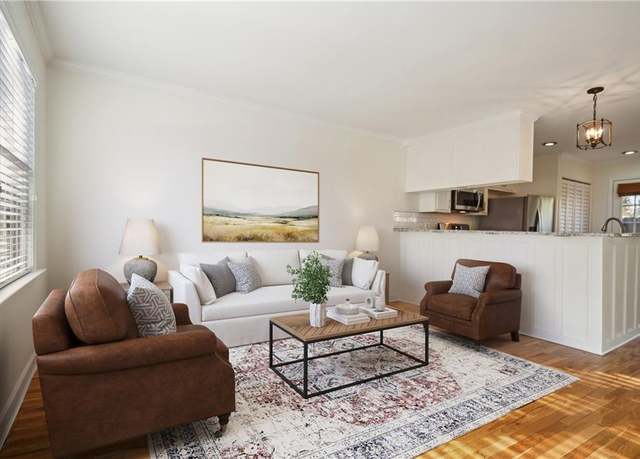 Property at 2232 Dunseath Ave NW #303, Atlanta, GA 30318, 2 beds, 1.5 baths