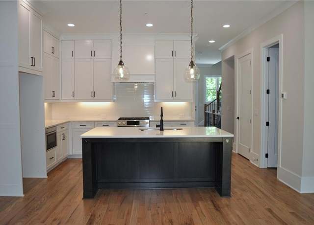 Property at 293 White St #2, Marietta, GA 30060, 3 beds, 4.5 baths
