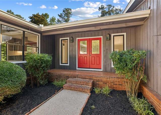Property at 230 Hollyberry Ct, Roswell, GA 30076, 3 beds, 2 baths