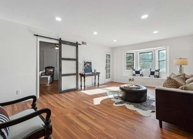 Property at 6851 Roswell Rd Unit N-20, Sandy Springs, GA 30328, 3 beds, 2 baths