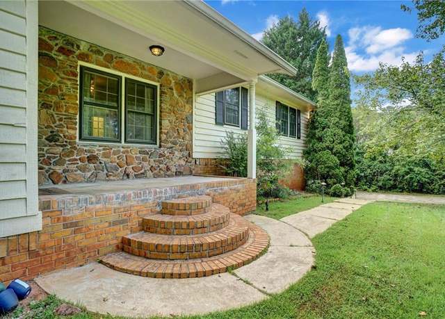 Property at 2814 Bent Creek Dr NW, Kennesaw, GA 30152, 3 beds, 2 baths