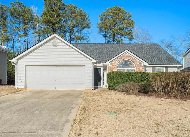 Property at 1013 Bluecoat Cir, Hampton, GA 30228, 3 beds, 2 baths