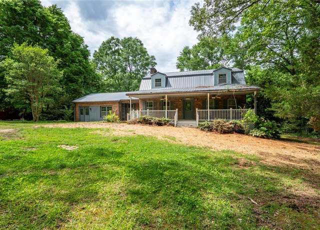 Property at 2620 High Shoals Rd, Dallas, GA 30132, 3 beds, 2.5 baths