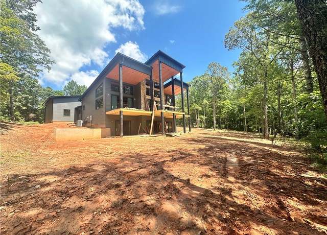 Property at 22 Fairview Dr, Blue Ridge, GA 30560, 4 beds, 3.5 baths