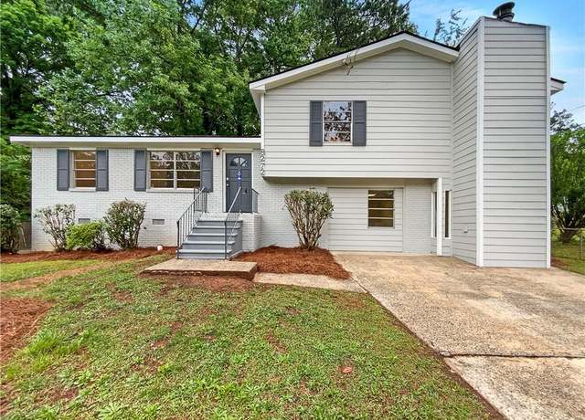 Property at 8272 Magnolia Dr, Jonesboro, GA 30238, 3 beds, 2 baths