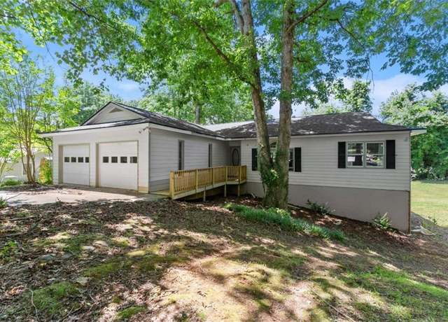 Property at 7 Tradewinds Rd, Cleveland, GA 30528, 5 beds, 3 baths