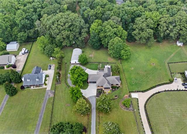 Property at 16175 Hopewell Rd, Milton, GA 30004, 4 beds, 2.5 baths