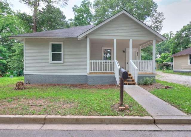 Property at 145 6th St, Monroe, GA 30655, 3 beds, 2 baths
